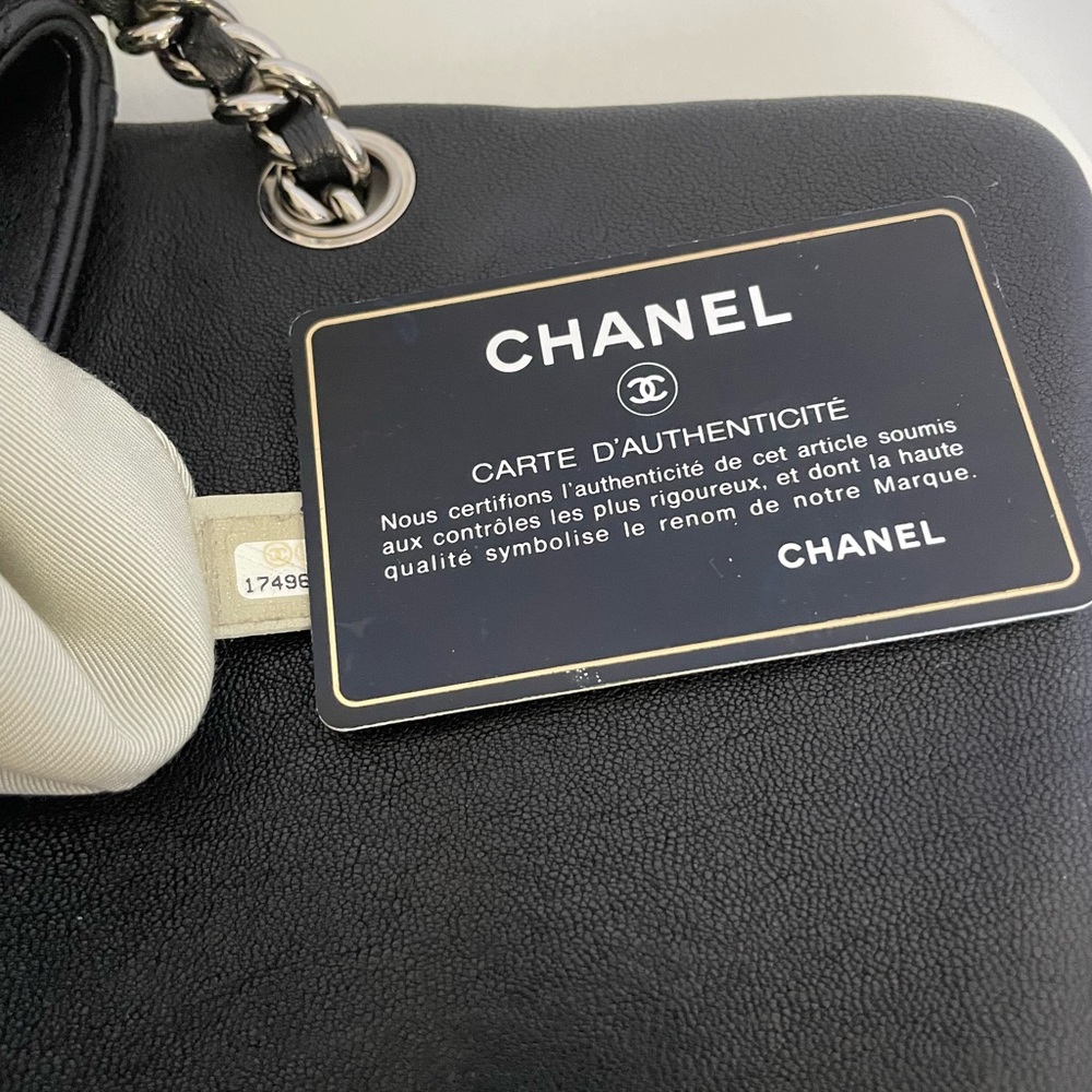 Authentic Chanel bag. Purchased in chanel boutique - Picture 8 of 12